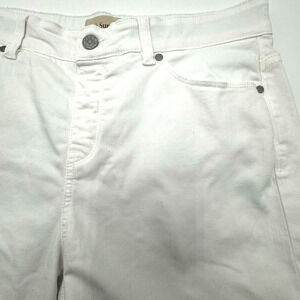 SOFT SURROUNDINGS‎ | Medium White Ultimate Denim Stretch Relaxed Bermuda Shorts